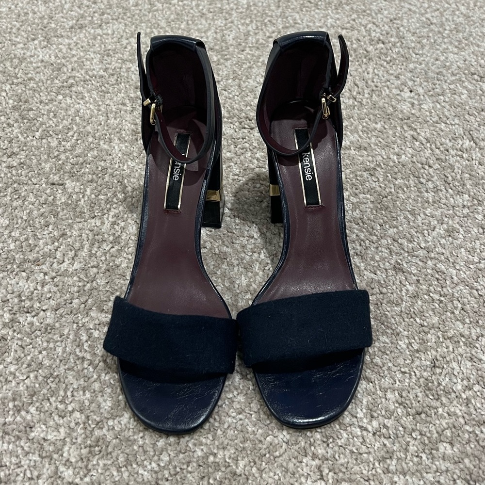Navy heels